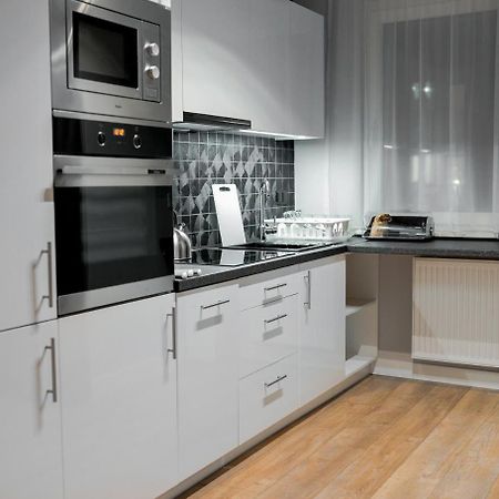 Crystal Guesthouse Варшава Екстериор снимка