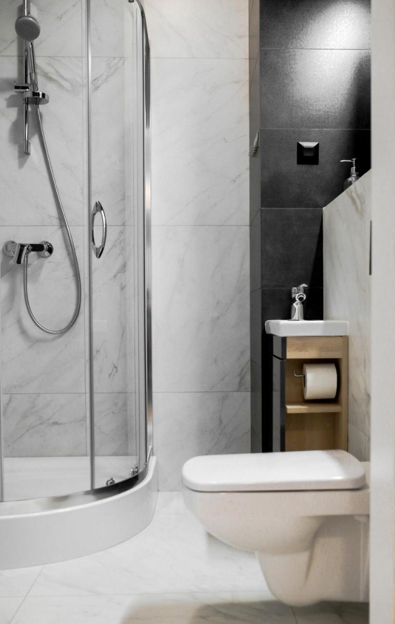 Crystal Guesthouse Варшава Екстериор снимка