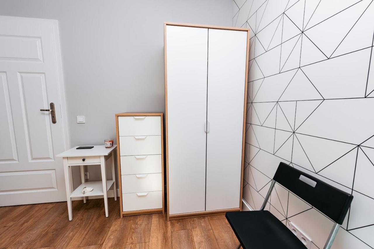 Crystal Guesthouse Варшава Екстериор снимка