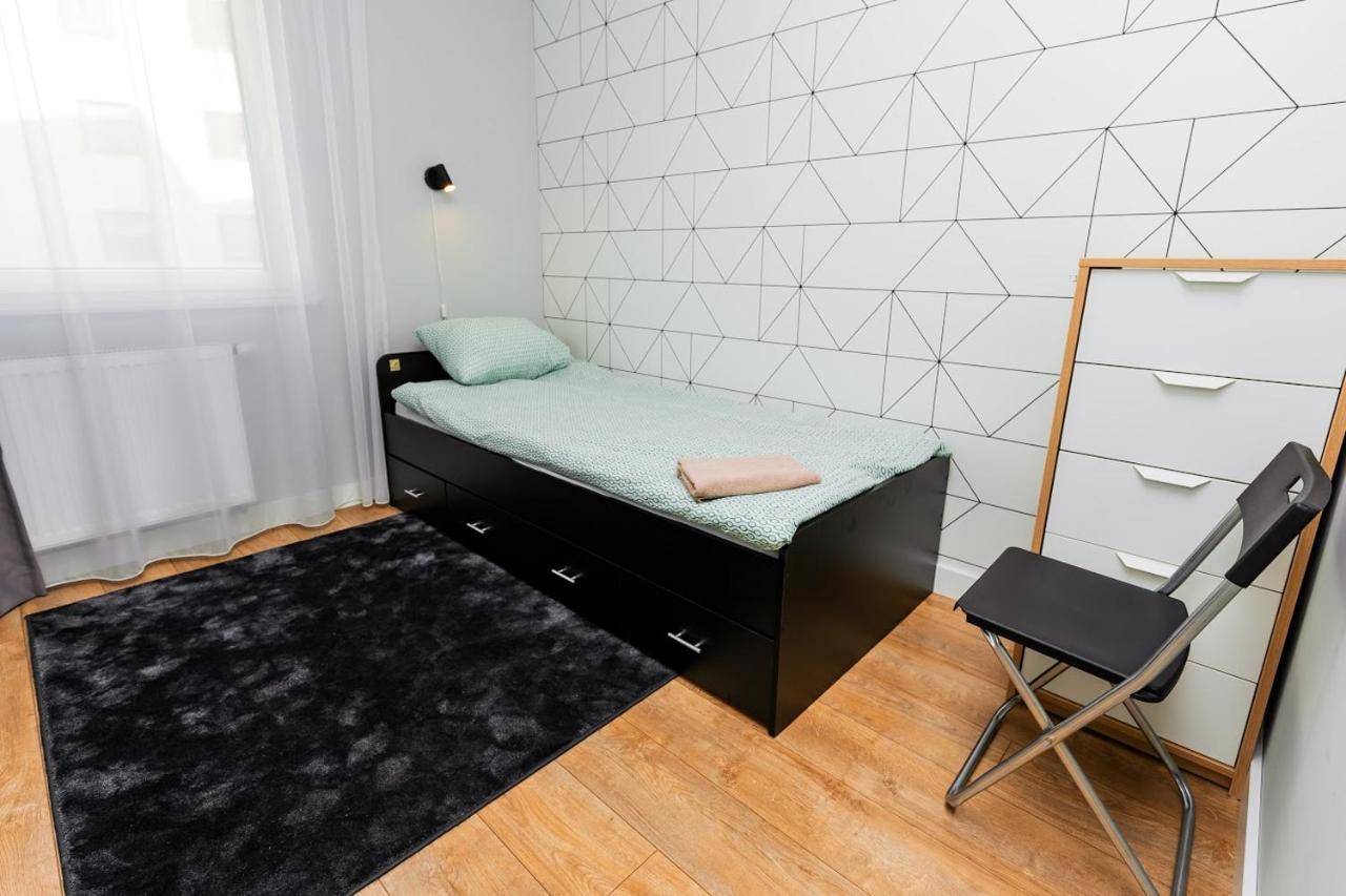 Crystal Guesthouse Варшава Екстериор снимка